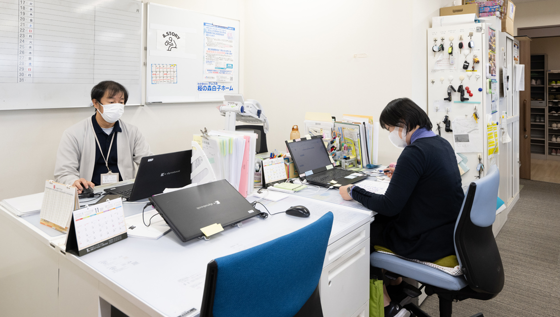 居宅介護支援事業で働くスタッフ